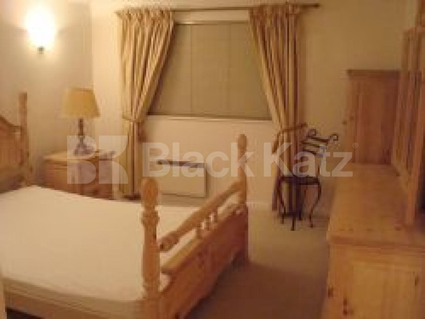 			New Instruciton, 2 Bedroom, 1 bath, 1 reception Flat			 Jamestown Road, CAMDEN NW1